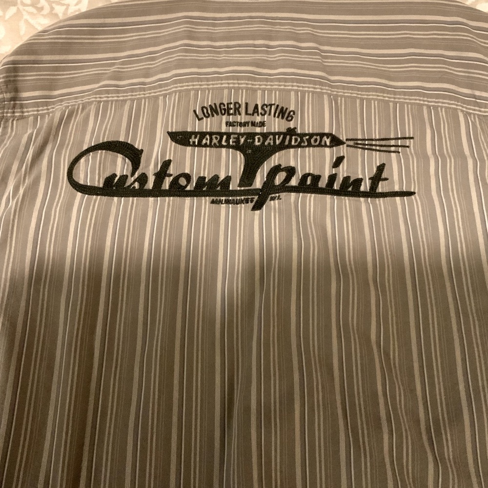 Harley Davidson size Large long sleeve shirt
